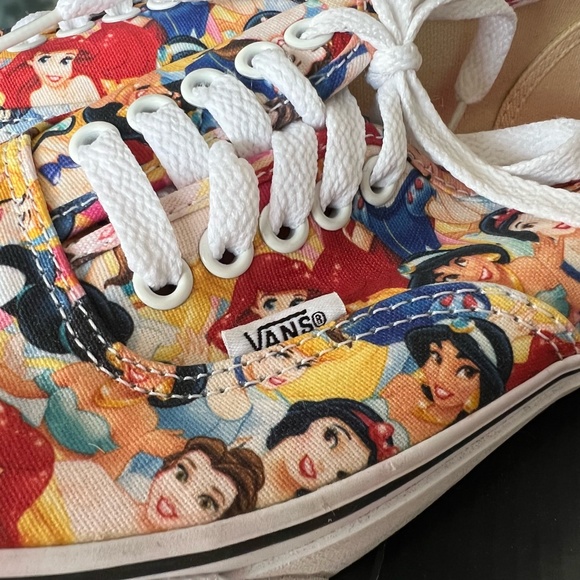 Disney Vans LIMITED EDITION Multi Princess Women's 8 - Picture 4 of 10